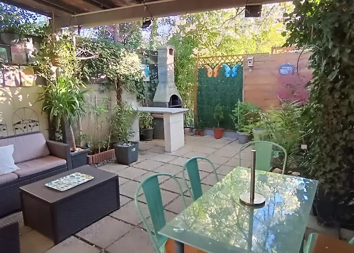 Petit Studio Pour 4 Personnes Avec Coin Jardin