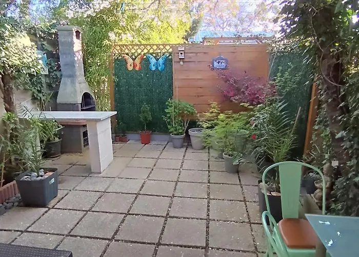 Petit Studio Pour 4 Personnes Avec Coin Jardin