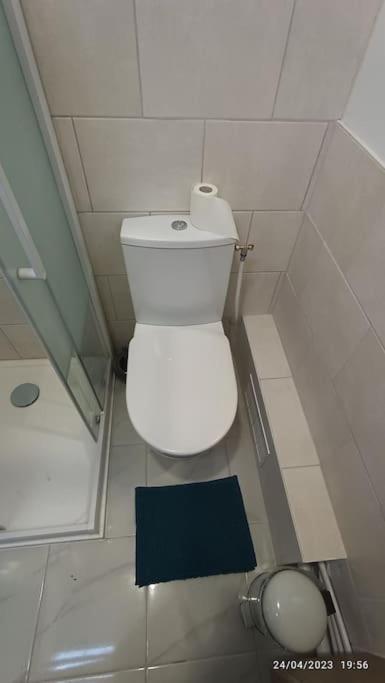 Petit Pour 4 Personnes Avec Coin Jardin * Le Blanc-Mesnil